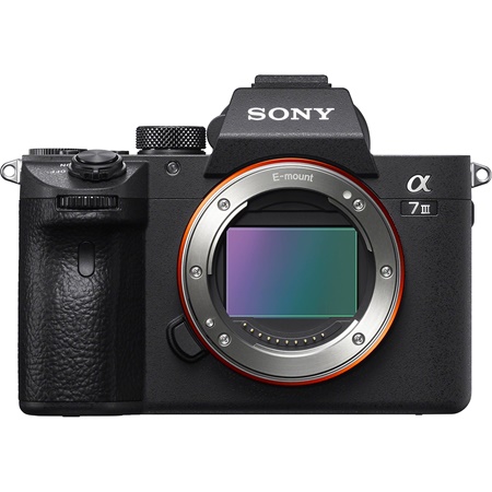 Appareil photo hybride plein format Alpha 7 MK III avec 24-70mm f/2.8